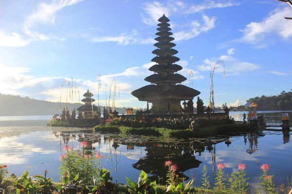 Храм Ulun Danu Beratan хочет привлечь миллион туристов
