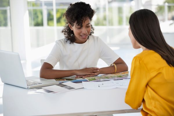 10+ Reasons Why Buyers Benefit from Using an Estate Agent.