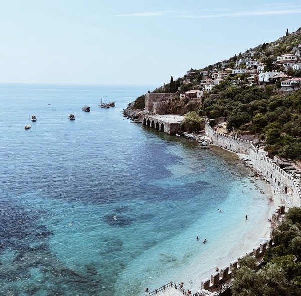A Record-Breaking Day at Antalya Airport: The Ultimate Indicator for Your Next Real Estate Investment
