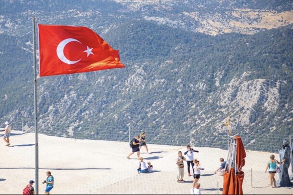 Analysis: Record $50 Billion Tourism Injection Fuels Real Estate Resilience