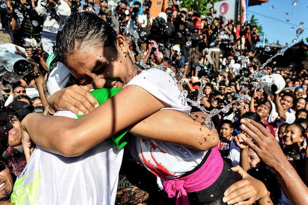Bali’s “Kissing Day”: an ancient tradition that brings hearts together