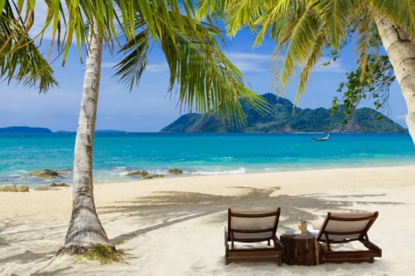Why are more and more people considering moving to Phuket