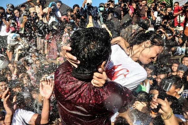 Bali’s “Kissing Day”: an ancient tradition that brings hearts together